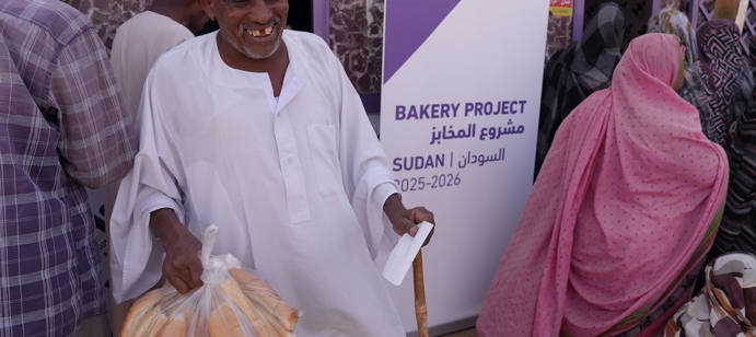 À Omdurman, Human Appeal distribue chaque jour 18 000 pains à 1 700 familles vulnérables depuis le 17 janvier 2026, avec déjà 1 800 000 pains distribués à fin avril 2026 pour soutenir les foyers touchés par l’insécurité alimentaire.
