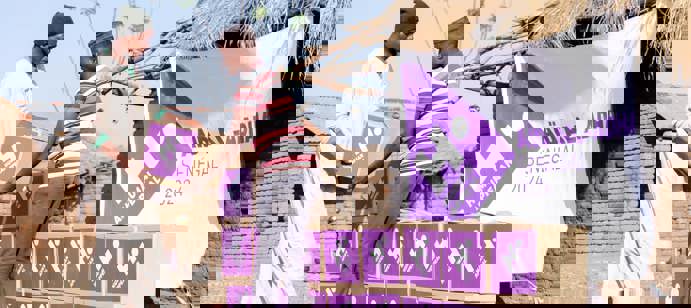 Sénégal : 50% de la population sénégalaise se trouve sous le seuil de pauvreté, peinant à subvenir à ses besoins fondamentaux. En raison de l'importation de 70 % de la nourriture et de l'augmentation vertigineuse des prix, beaucoup de familles sont incapables d'acheter des produits indispensables. Avec votre aide, nous avons pu fournir une nourriture essentielle à 31 659 personnes. Vos contributions en odhiya ont permis aux familles de Dakar, Thiès et Saint-Louis d'avoir accès à des repas nourrissants durant cette période éprouvante.