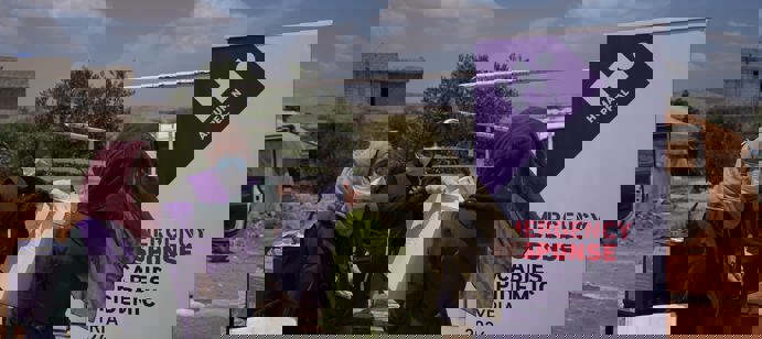 En réponse à la propagation de la gale dans le camp de réfugiés syriens de Sham al Hawa, Human Appeal a lancé une intervention d'urgence, incluant la sensibilisation et la distribution de kits d'hygiène. Environ 138 personnes ont reçu un traitement approprié.