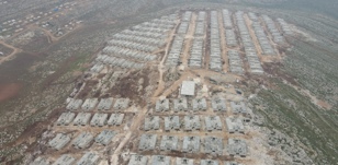 1000 maisons en 100 heures pour les réfugiés syriens suite au séisme