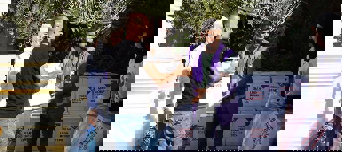 En plus des repas chauds, nous avons distribué 106 colis alimentaires, 100 matelas, 150 couvertures mais aussi 50 réservoirs d'eau. Nous poursuivons nos efforts afin d'atteindre davantage de familles touchées et de leur apporter un soutien essentiel.