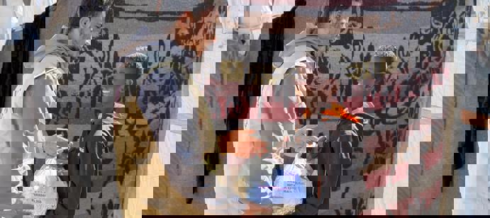 08 mars 2026 : Human Appeal a permis à 33 000 personnes de bénéficier de repas chauds dans le nord, le sud et le centre de Gaza ainsi qu’à Gaza-ville, apportant une aide alimentaire essentielle aux familles confrontées à de fortes pénuries durant le mois béni de Ramadan.