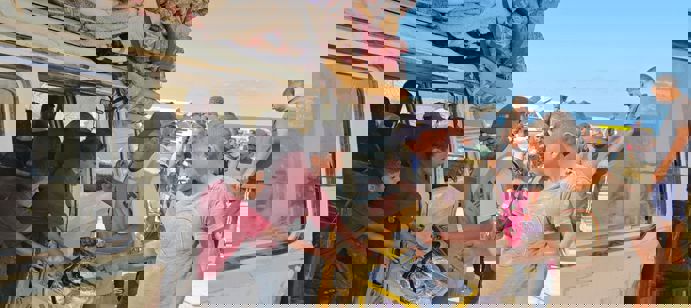 11 octobre 2025 - Human Appeal a mené une réponse d’urgence à Gaza Ville, distribuant des repas chauds et de l’eau potable aux familles revenues après des mois de déplacement.