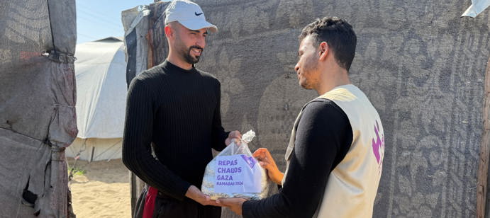 22 février 2026 : Human Appeal a distribué 5 000 repas chauds à Khan Younis, permettant à 5 000 personnes de recevoir une aide alimentaire essentielle face à la grave pénurie de nourriture durant le mois béni de Ramadan.