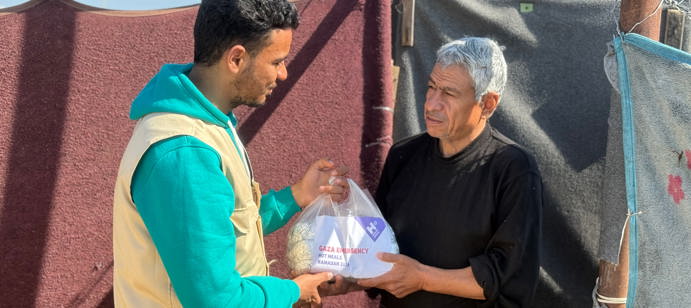 03 mars 2026 : Human Appeal a distribué 6 000 repas chauds à Khan Younis, permettant à 6 000 personnes de bénéficier d’un soutien alimentaire essentiel face à la pénurie de nourriture durant le mois béni de Ramadan.
