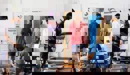 Don de prothèses à Gaza