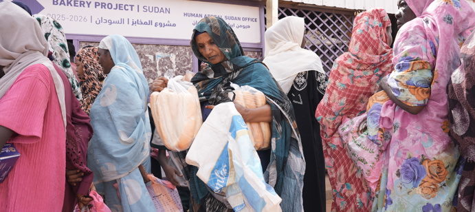 Septembre 2026 : À Khartoum, la boulangerie solidaire de Human Appeal produit et distribue chaque jour environ 22 200 pains à 1 850 familles réparties dans 13 quartiers, leur assurant un accès régulier à un aliment essentiel malgré la crise.