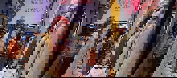 En janvier 2025, Human Appeal a soutenu les familles déplacées de Gaza en distribuant des vêtements à plus de 140 foyers, leur permettant d’obtenir des habits chauds pour affronter l’hiver. En mars, 327 matelas ont également été remis aux plus démunis, leur confort et dignité face aux conditions difficiles.