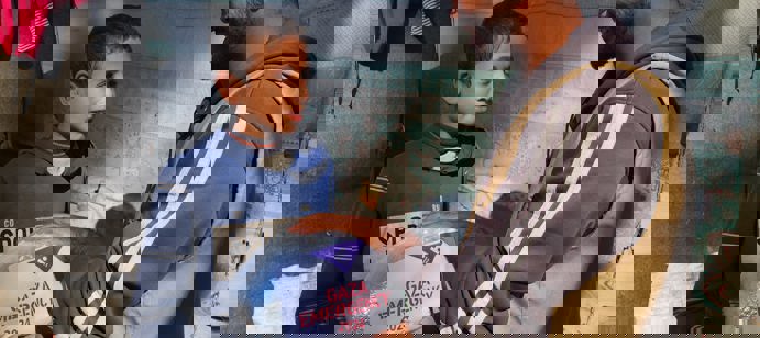 25 décembre 2024 - 1906 familles de déplacés à Deir Al Balah ont pu bénéficier de la distribution de 9000 repas chauds.