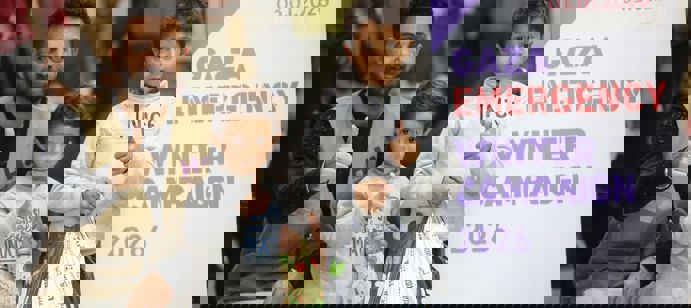 Gaza : Le 03 janvier 2026, Human Appeal a distribué des bons pour des vêtements d’hiver à 70 familles déplacées à Deir Al-Balah, leur offrant chaleur, protection et dignité face aux conditions hivernales rigoureuses.