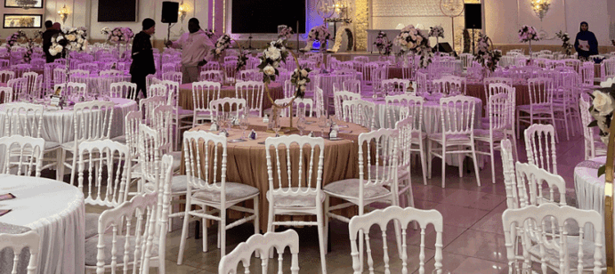 Nous organisons plusieurs galas caritatifs en faveur des orphelins. Ces soirées permettent d'en parrainer des centaines et d'accueillir jusqu'à 750 invités. Chaque événement offre une expérience exceptionnelle, enrichie par la présence d'intervenants de qualité et empreinte d'émotions profondes.