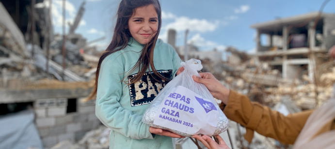 25 février 2026 : Human Appeal a distribué 7 000 repas chauds à Gaza-ville, permettant à 7 000 personnes issues de 1 562 familles de recevoir un soutien alimentaire essentiel face à la pénurie de nourriture durant le mois béni de Ramadan.