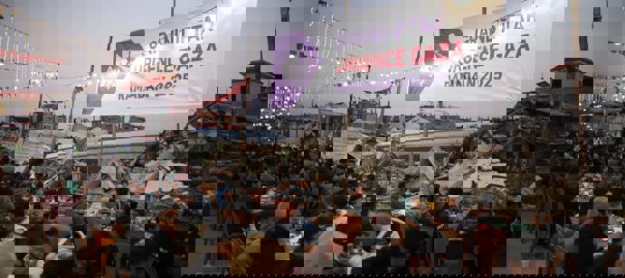 Samedi 1er mars, premier jour du Ramadan, Human Appeal a organisé un Grand Iftar à Rafah, réunissant 6 000 Palestiniens autour d’un repas, de récitations du Coran et de prières.